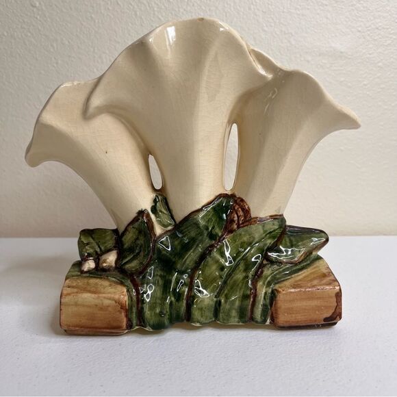 Vintage McCoy USA Triple Lily Vase 1950s Mid Century 7 Inch Tall Planter Beige - Picture 4 of 14